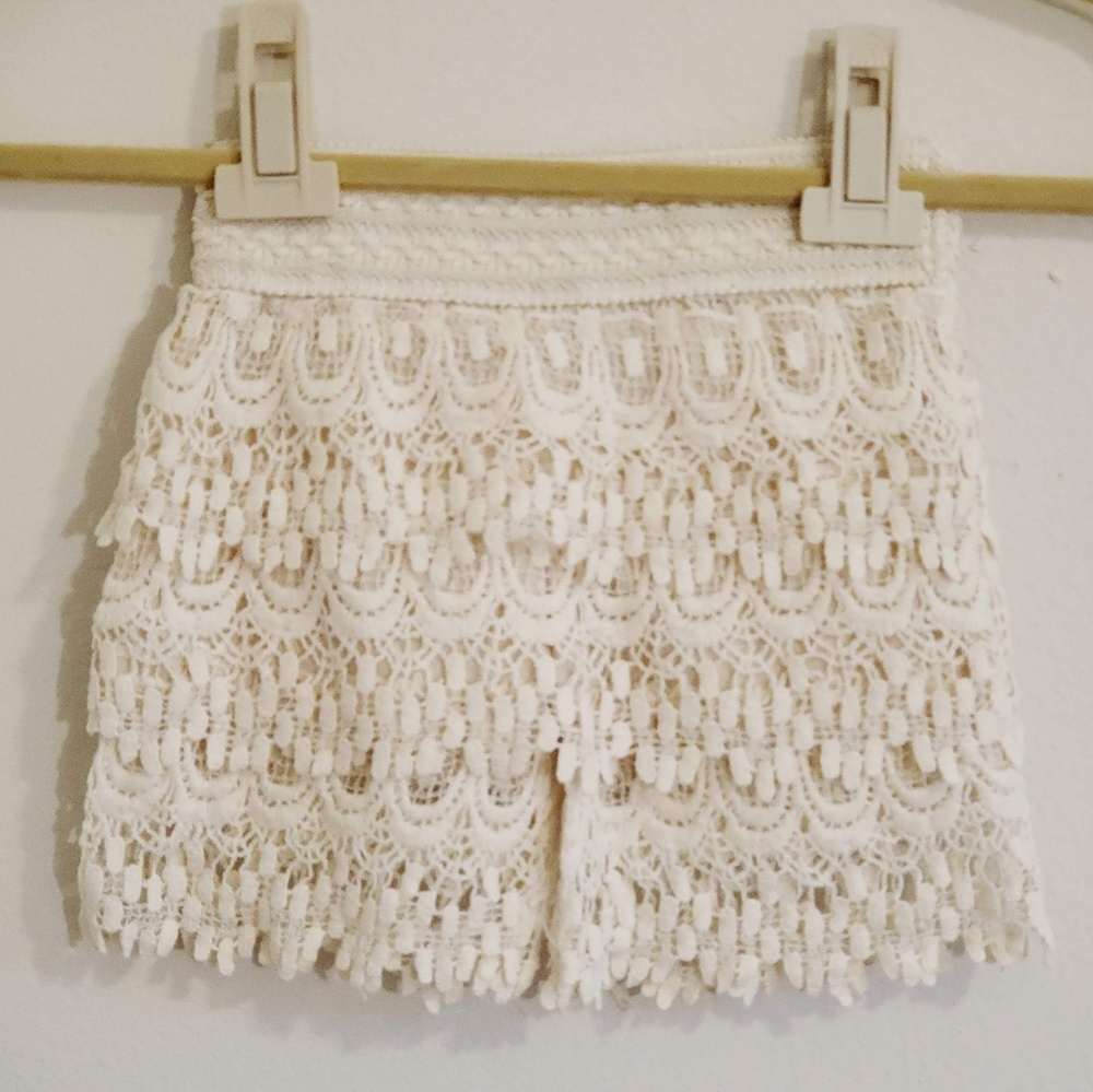 Lady 's World Layered Lace Shorts 2-4T